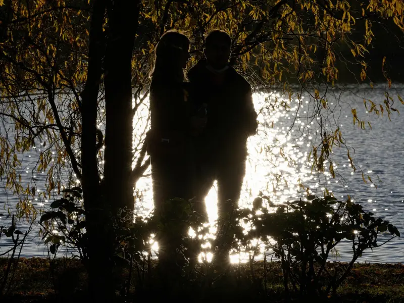 喜欢的男生跟你玩暧昧？三个小技巧，让他对你欲罢不能