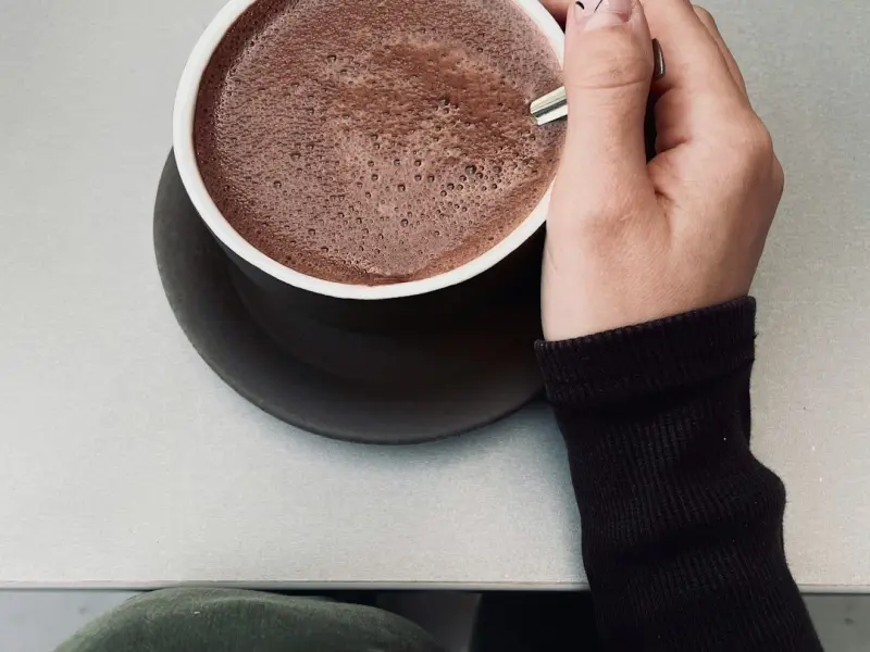 分手之后我一直对女朋友死缠乱打，但是她都不愿意和我复合，我该怎么办