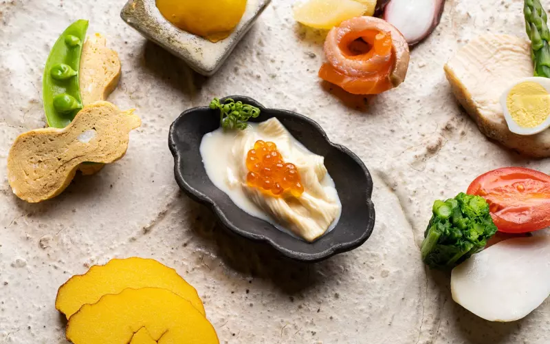 蒋劲夫家暴日本女友获44万赞，这女人该打吗？