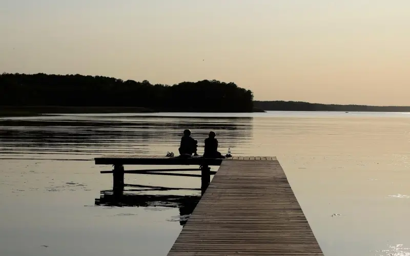 喜欢就去表白，大不了连朋友都做不成，做朋友有个屁用啊，我又不缺朋友我缺的是你！