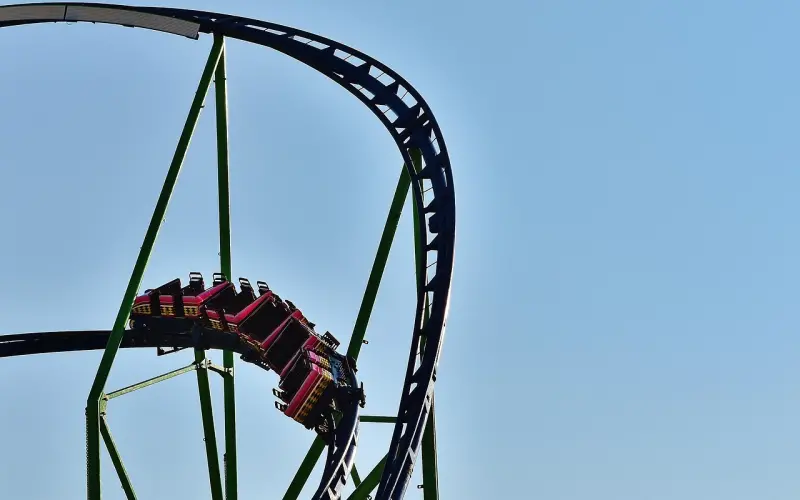 不过是拼尽全力地过着普通人的生活