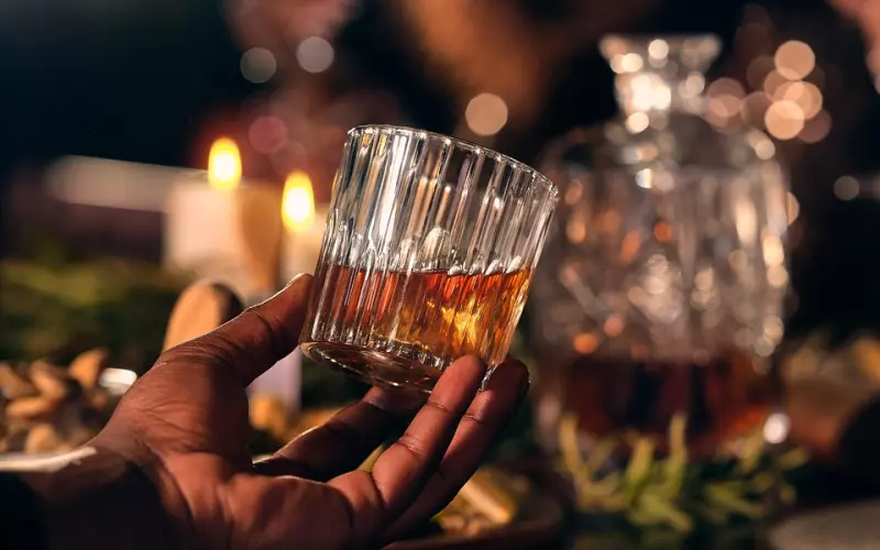 善良的人，醒醒吧！