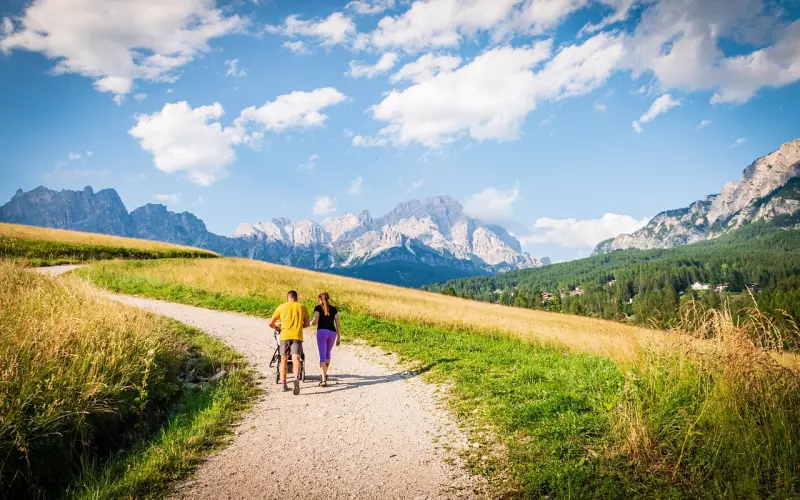 赖佩霞：找一条回家的路