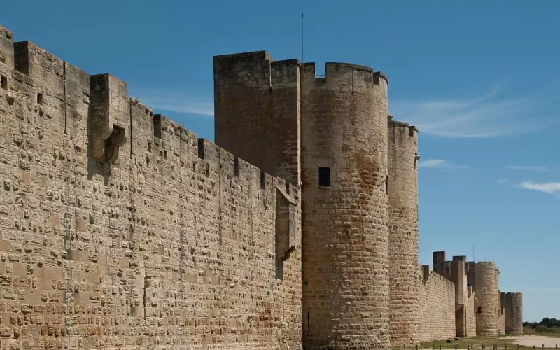 学会这3个小技巧，才能戳中女人的情感死穴