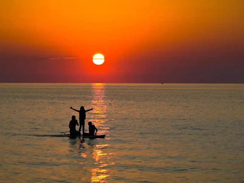 学会爱自己，然后他才会爱你