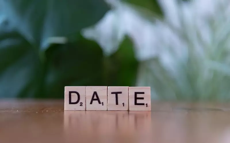 说一说网恋多久见面(关于网恋那些事)