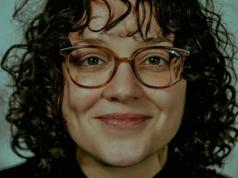 李冰冰恋情曝光，你还在被动等待爱情的来临？