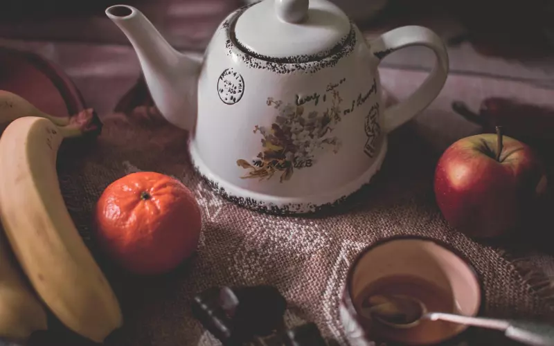 人生，上半场喝酒，下半场喝茶