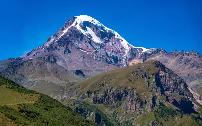 一生很短，别爱太满，别懂太晚。