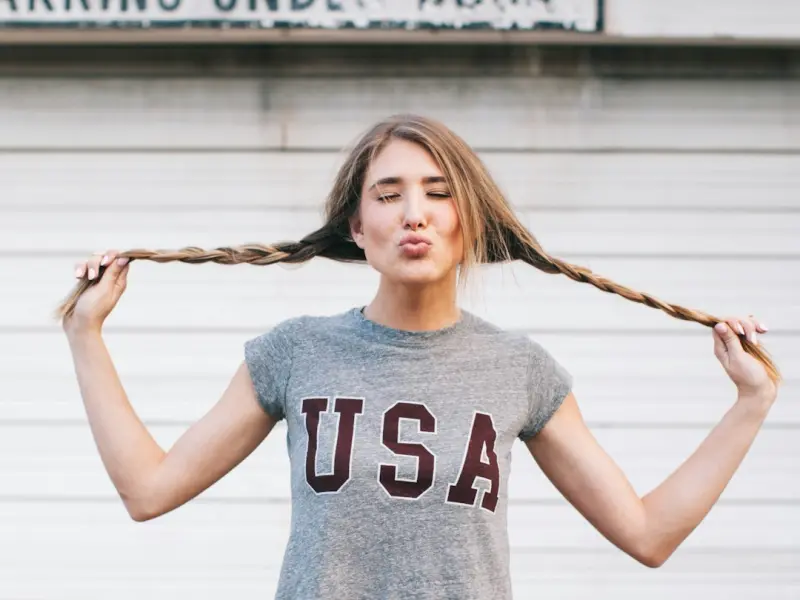 【百合爱情课堂——给单身的你】亲爱的，你不必害怕，岁月会有时间让你遇见更好的人！