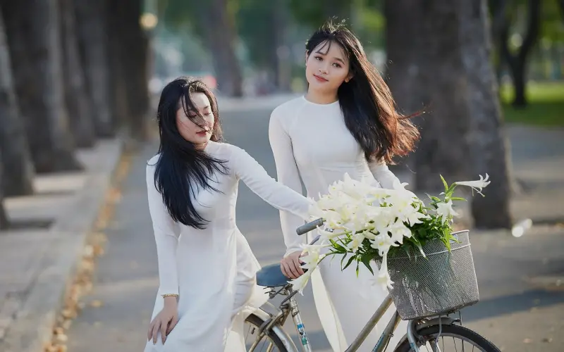 【百合看《非诚》】男女间无纯粹友谊