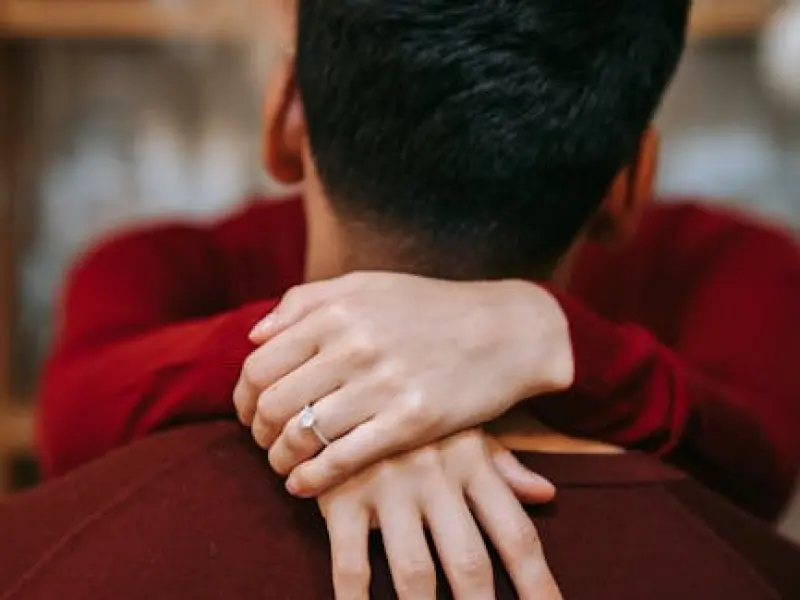 失恋挽回直播室-------前任背着我跟别的女人订婚了，还骂我贱货！