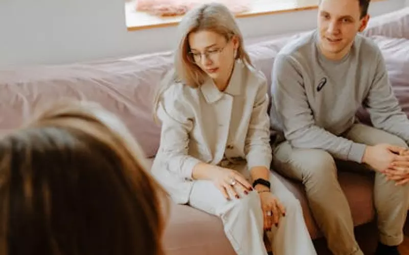 异地恋恋爱咨询(情感咨询异地恋女生怎么做)