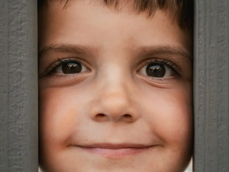 爱一个人不是搂搂抱抱，更不是亲亲我我