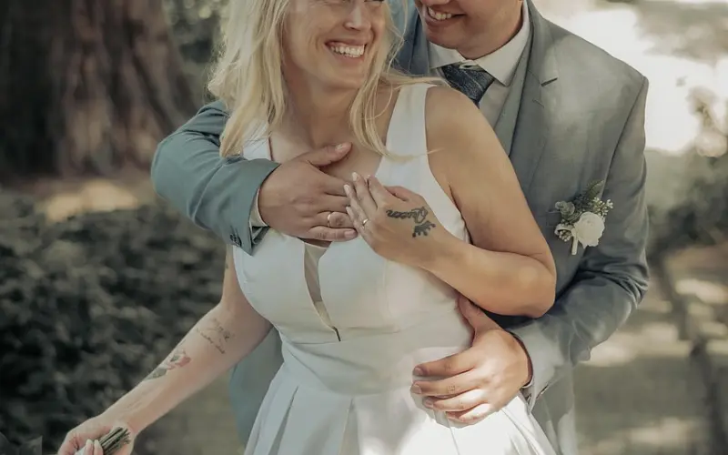 婚姻可以找，爱情只能等