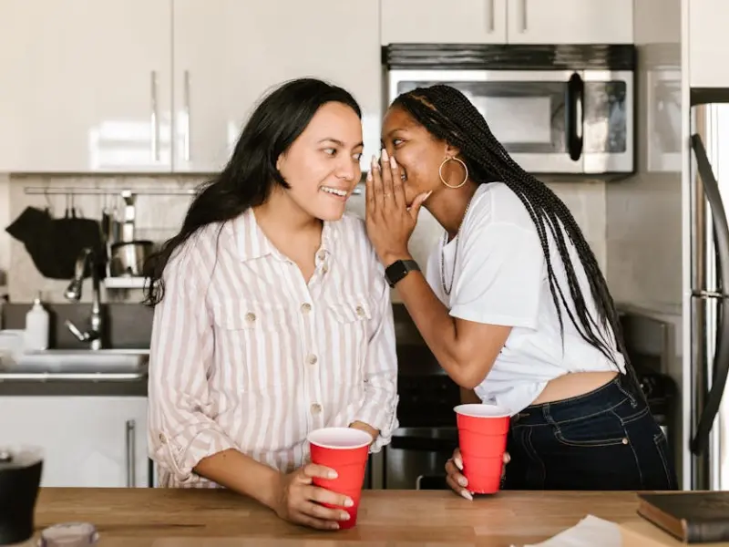 婚姻关系?还是室友关系?