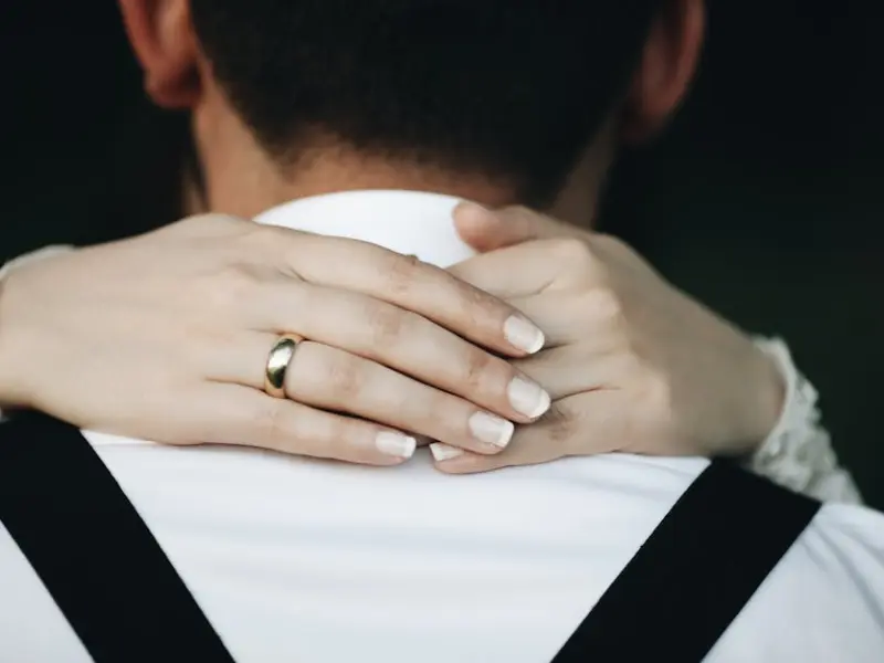 婚姻中男人总是出尔反尔，我该怎么办？