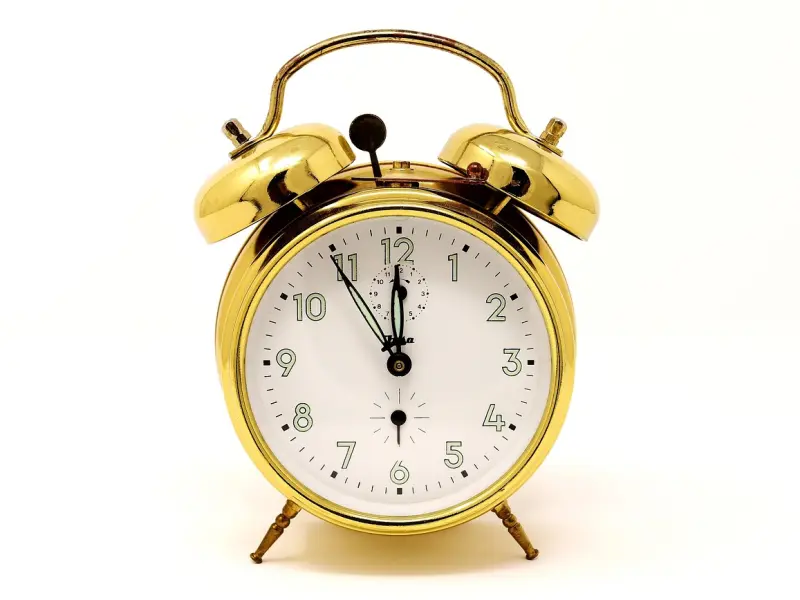 男女之间，会在这三个“时间”联系对方，多半是已经对彼此动情了