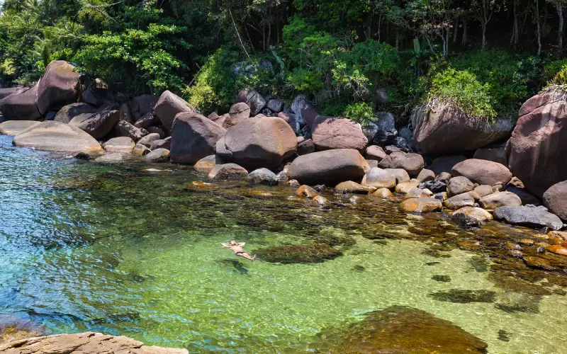 男人思念一个人是在酒后，女人思念一个人是在......