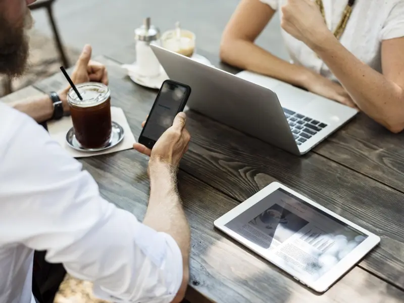 男人在睡觉前经常说这3句话，会让女人对你爱的“无法自拔”！