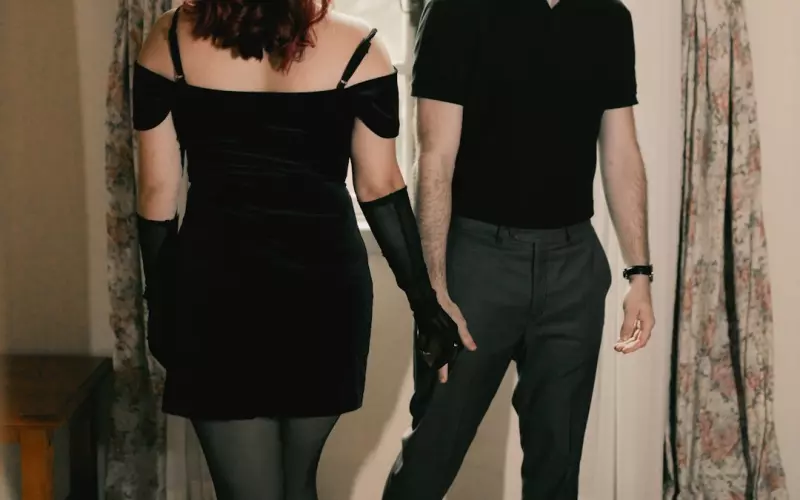 婚外情男人对小三有愧疚(婚外情暴露男人会怎么对待小三)