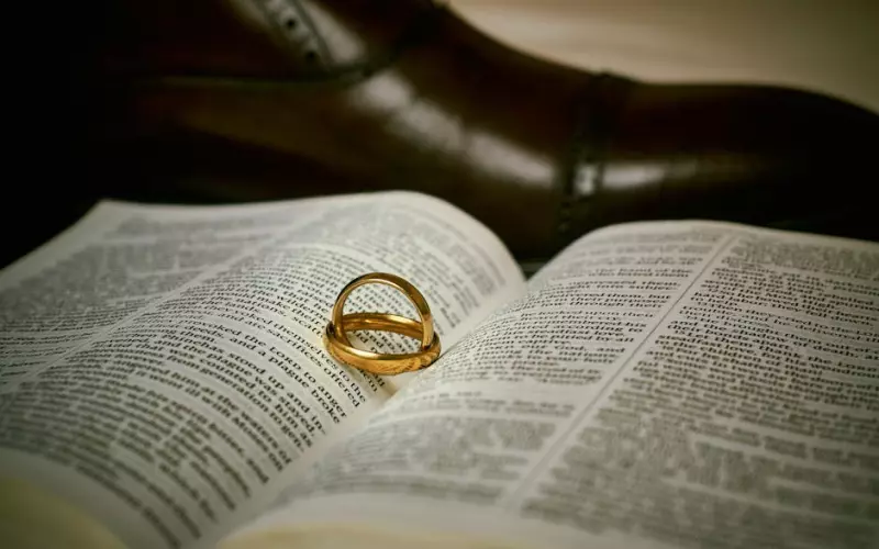 婚外情的男人不给你任何承诺(男人千万别对婚外情女人太上心)