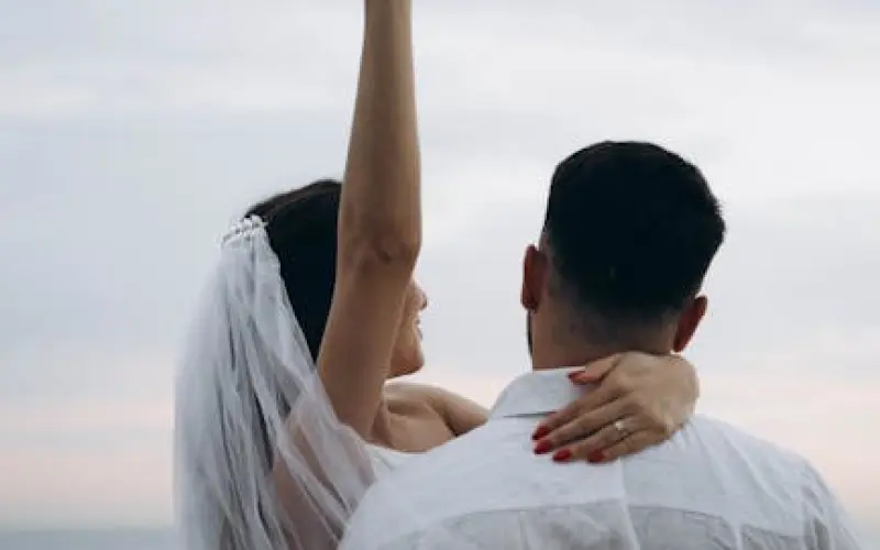 挽回婚姻的方法，告诉你如何挽回出轨的老公，让老公回心转意