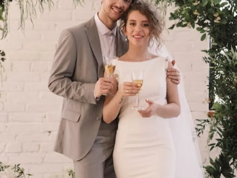 成功挽救婚姻的方法：婚姻遭遇第三者的插入，该怎么挽回？