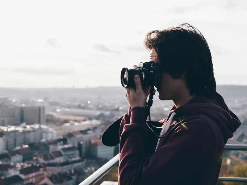 婚姻婆媳咨询专家崔老师说：“婚姻感情挽回的一大误区是：不断的给对方讲理、示好！”