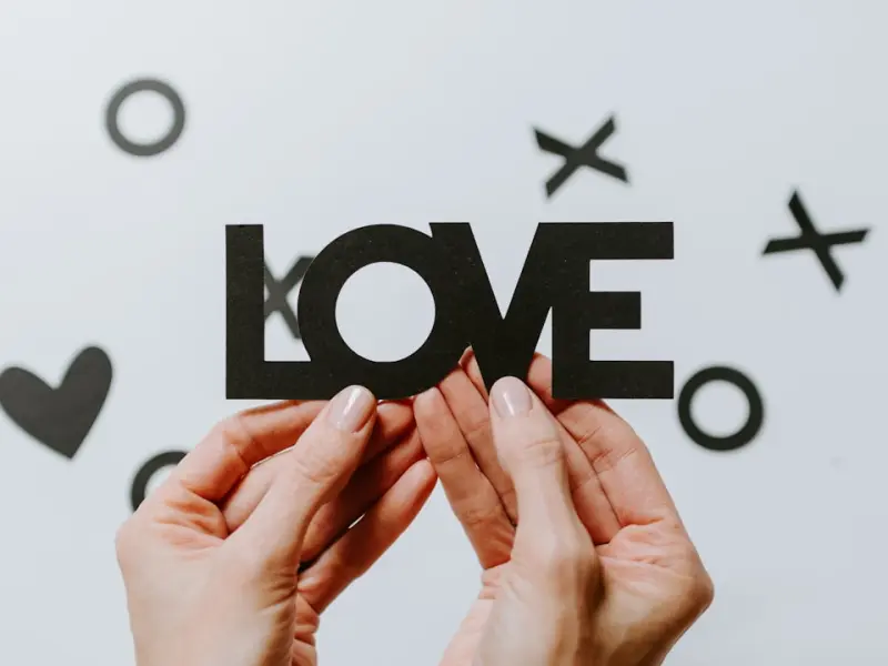 男朋友为了和他前女友复合把我抛弃了，我很不甘心，怎么样才能让他后悔和我分手