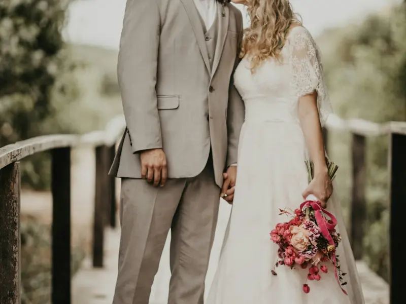 我和男朋友分手了，我该怎么做才能尽快挽回他