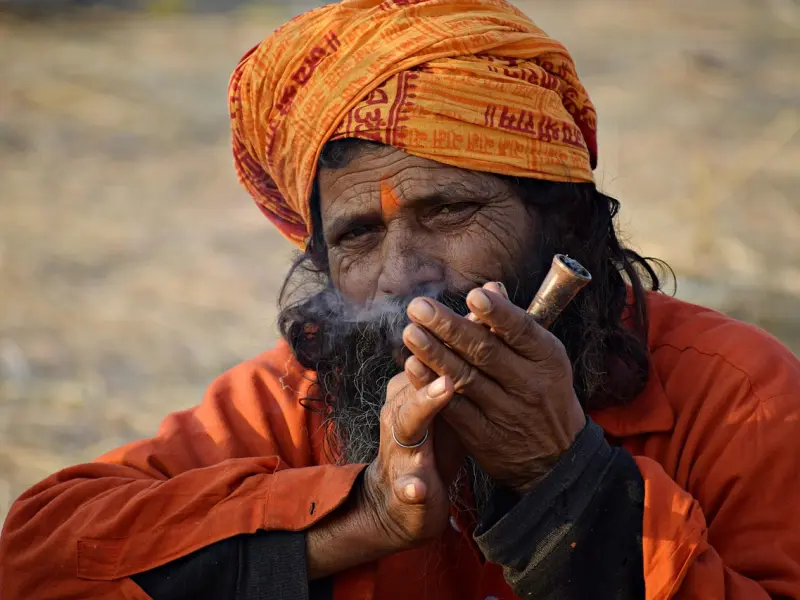 男朋友和我提分手，我死缠乱打不让他和我分手都没用，怎么样才能让他回心转意