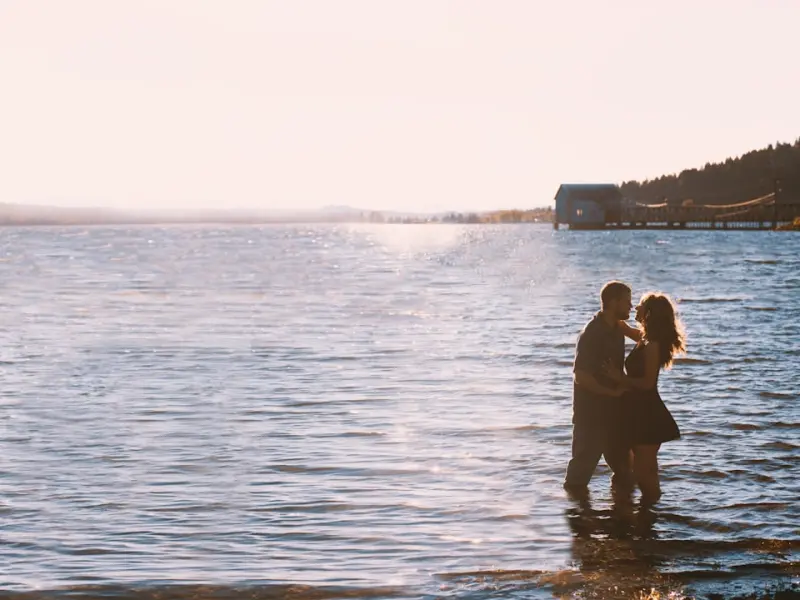 男朋友因为我去做了微整就和我分手了，我该怎么去挽回他