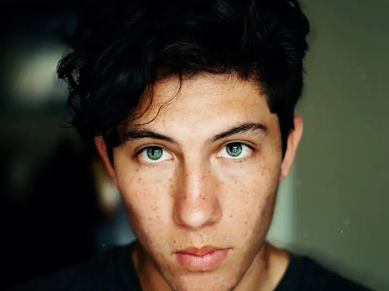 男朋友和我分手之后还能交流但是不和我复合，我该怎么去挽回他