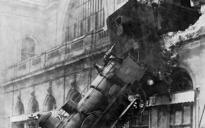 男朋友出轨前任，我该不该和他继续交往下去？