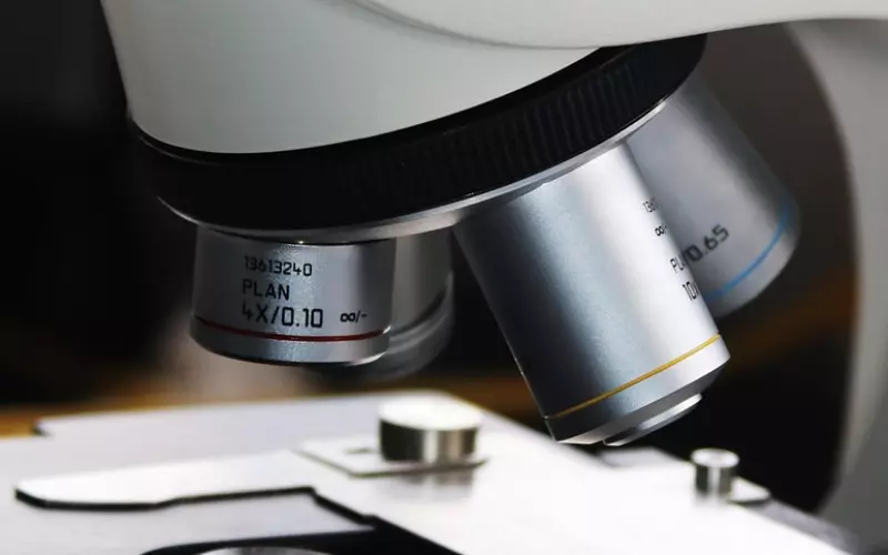 分手后男友没有主动联系自己，如何增加他的挽回欲望