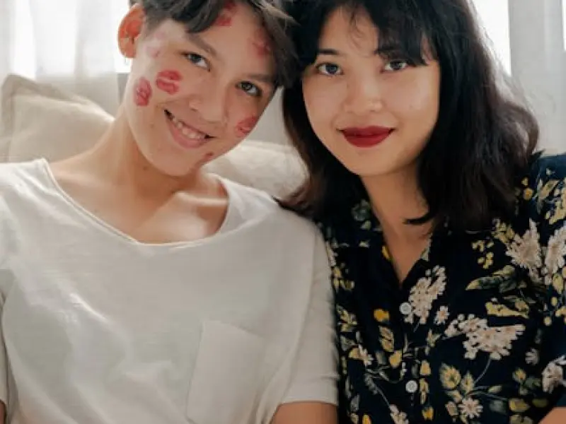 男友拒绝跟我复合后又跟我发生了亲密关系，他还爱着我？