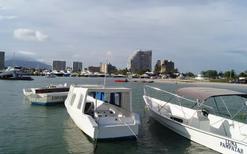 男友已经跟相亲对象在一起，该怎么做才能让他和我复合？