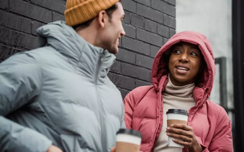 男朋友总是很冷漠 怎样让男友主动联系我