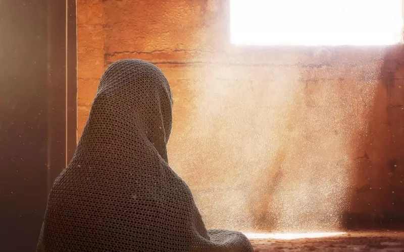 男友沉默内向不懂关心人 我该分手吗