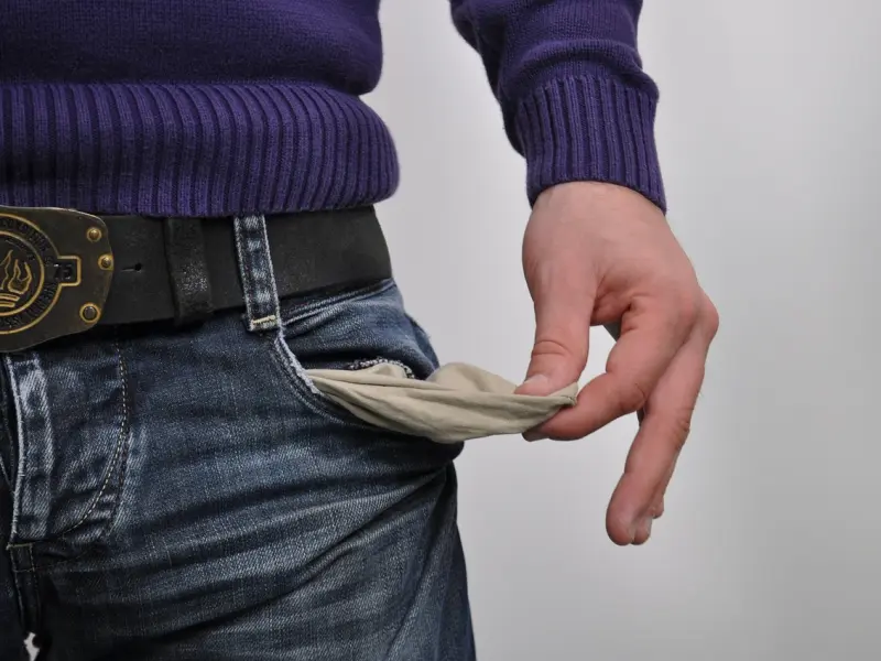 男友很穷 想结婚却没钱怎么办