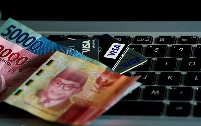 男朋友总找我借钱 我该分手吗