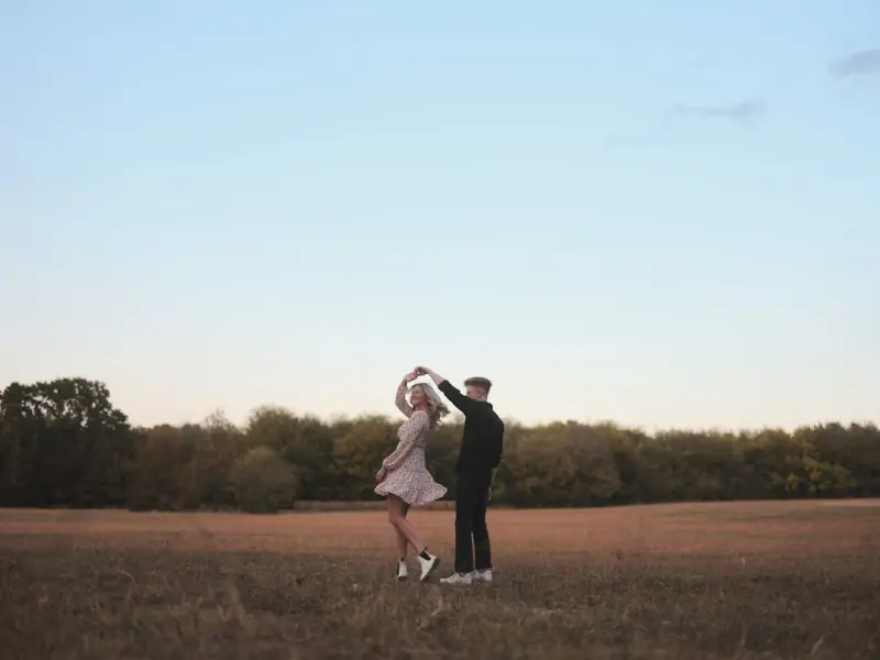 男友从不在社交网络上说明我们的关系，让我很没有安全感