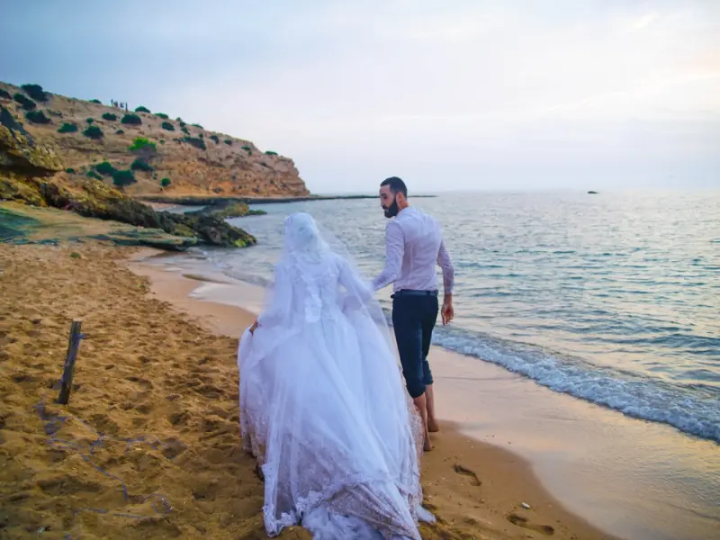 男朋友说爱我实在太累了不想继续下去了，我该怎么让他回心转意