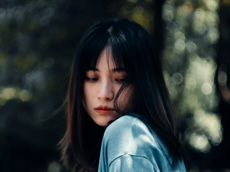 男朋友说和我在一起特别痛苦要和我分手，我哭着求他别分手，我该怎么办