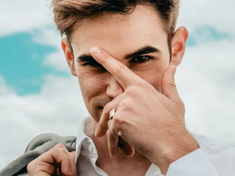 男朋友说和我缘分已尽要分手，我该如何去挽回他