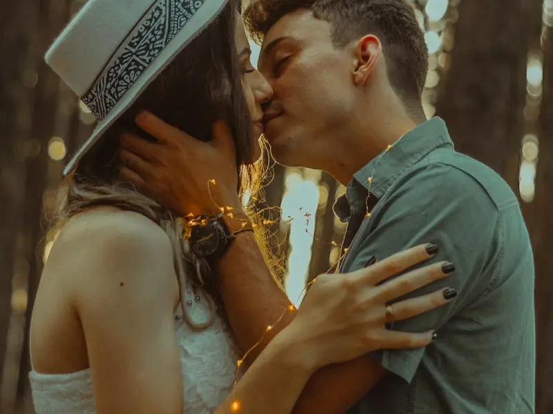 男朋友说我们不适合就要和我分手，我百般挽留他还是要走，我该怎么办