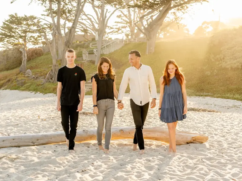 异地恋三年了男友却要和我分手，我该怎么办