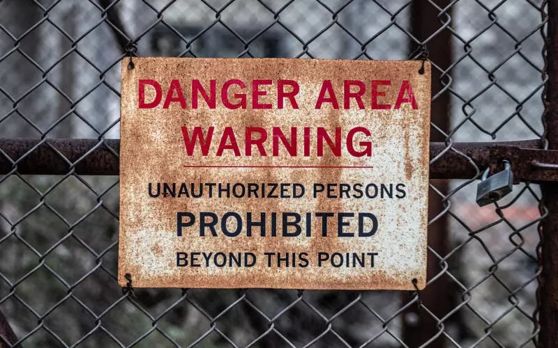 男友的前任骚扰不断，我该如何挽回爱情？