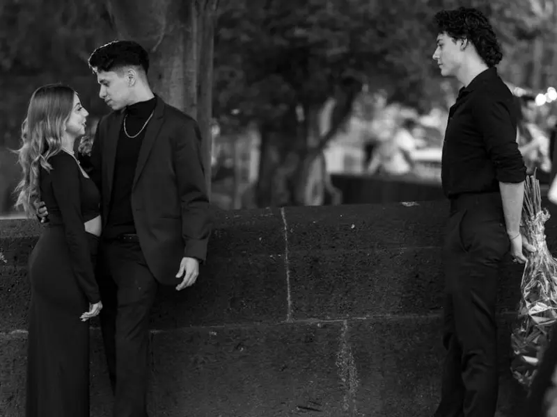 亲爱的你，会在恋爱中对第三个人心动吗？